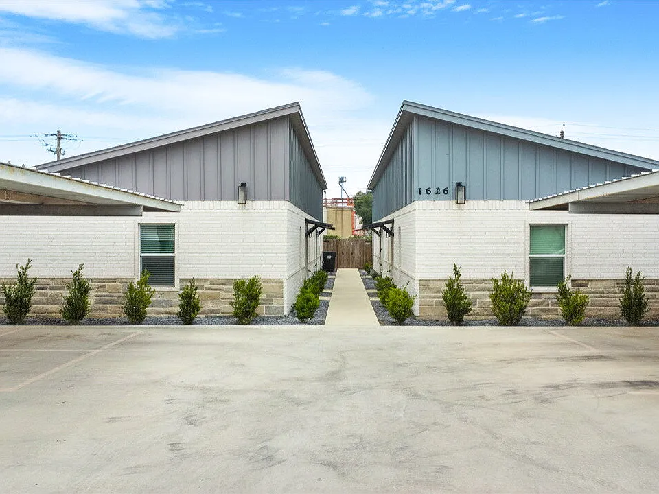 1626 Playa Dr #2