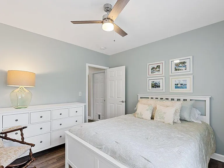 437 N Belvedere Dr — Photo 13