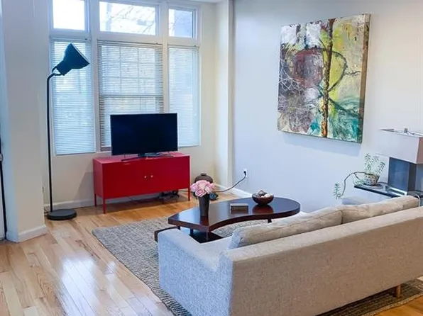 473 Pavonia Avenue image 4 of 7