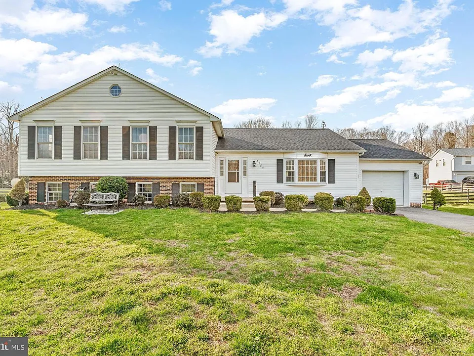 5285 Stowe Ln