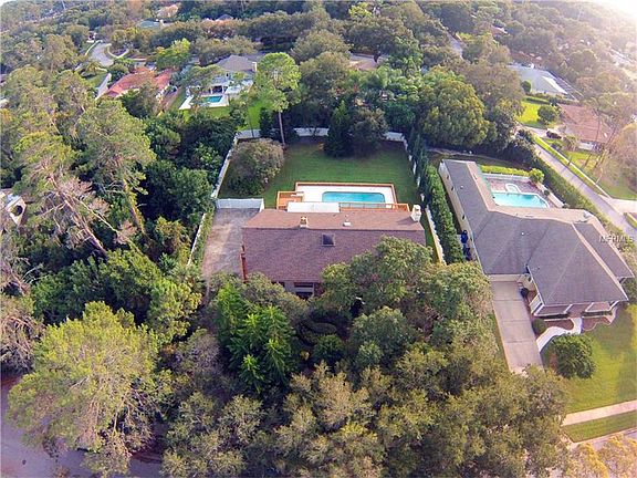 5th image of 1574 Crestwood Ln