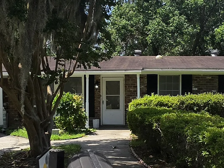15 Burbank Blvd — Photo 8