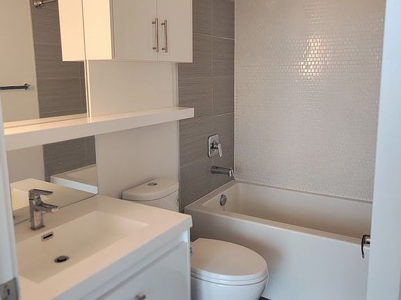 5th image of 128 Fairview Mall Dr #310