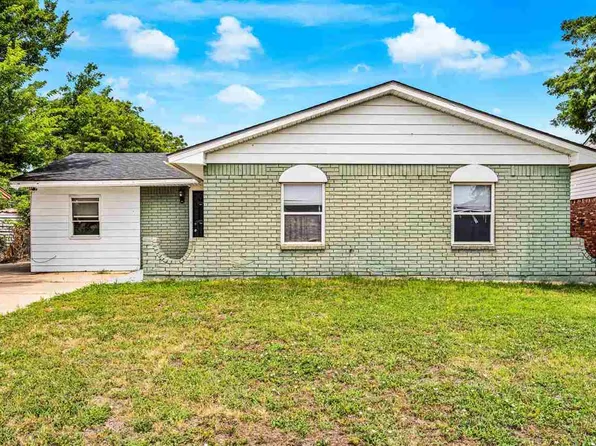 3814 SE Dorchester Dr, Lawton, OK 73501