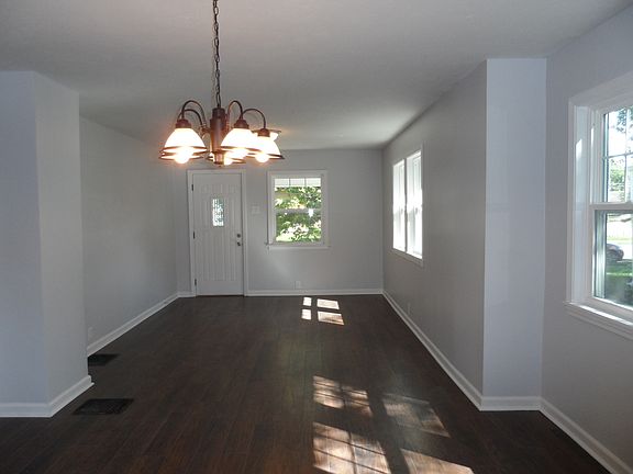 4th image of 4916 Caroline Ave