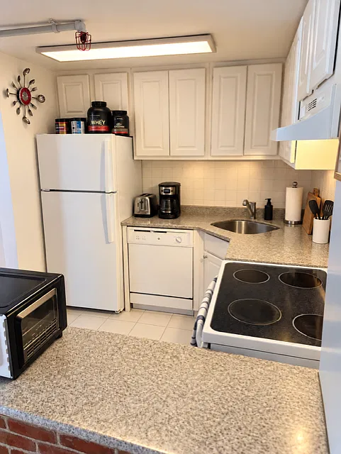 1 bed, 750 sqft, $1,890 — Photo 3