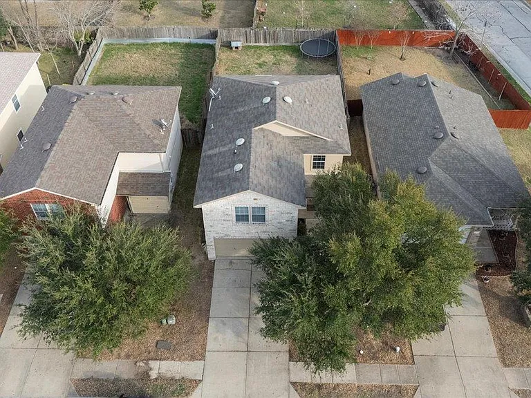 12705 Saint Mary Dr — Photo 32
