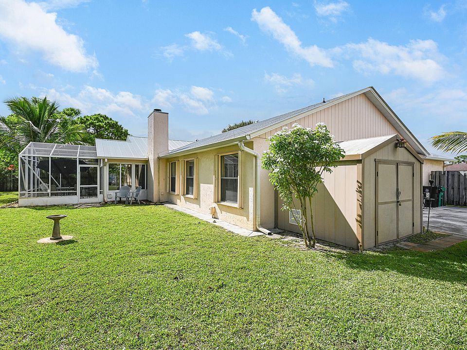 2485 SE Tracy Avenue, Port Saint Lucie, FL 34952 | Zillow