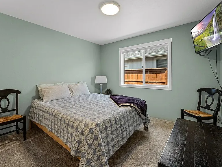 2nd bedroom.