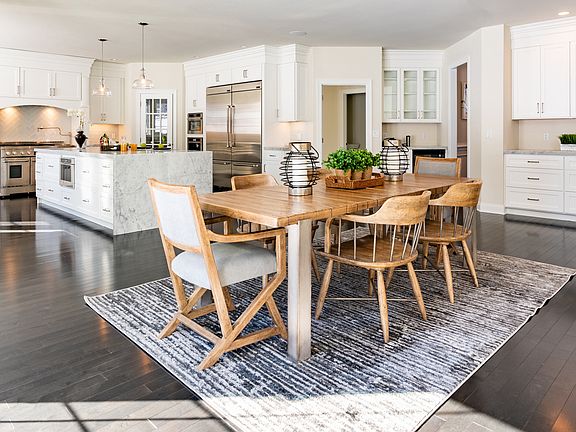 Breakfast Area and Kitchen