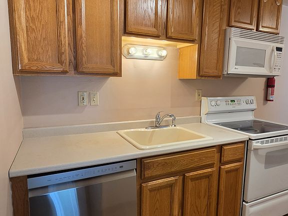 4th image of 80 Damon Rd APT 7208