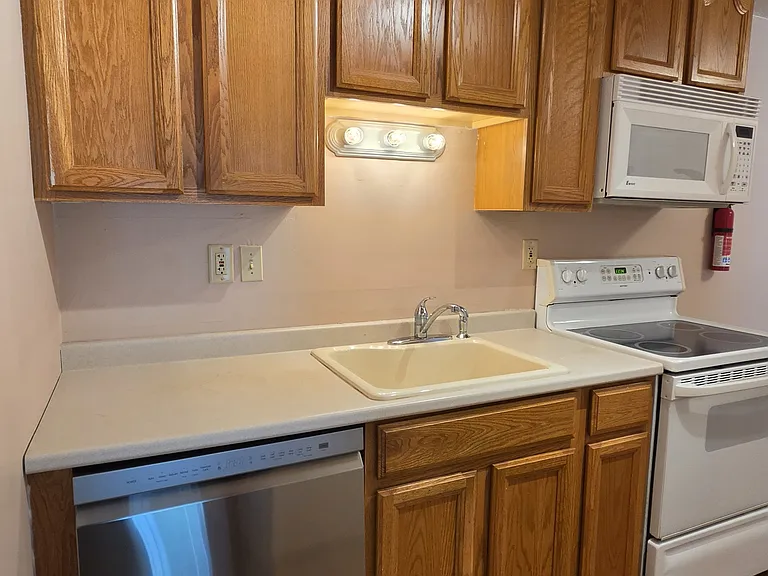 80 Damon Rd #7208 — Photo 4