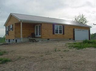 200 Country Cabin Hl, Wellington, KY 40387