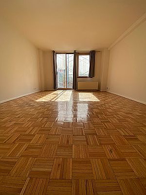 4th image of 350 W 50th St APT 2OO