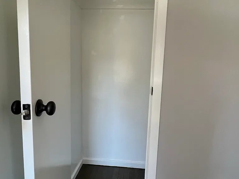 11-17 Dupont Pl #15 — Photo 19