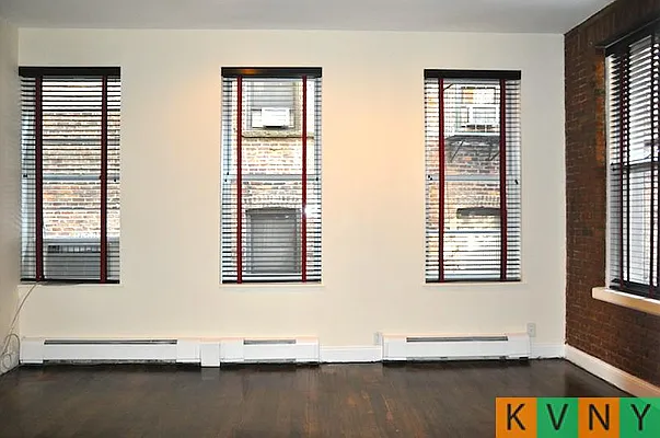 Rented by KVNY Soho | media 23