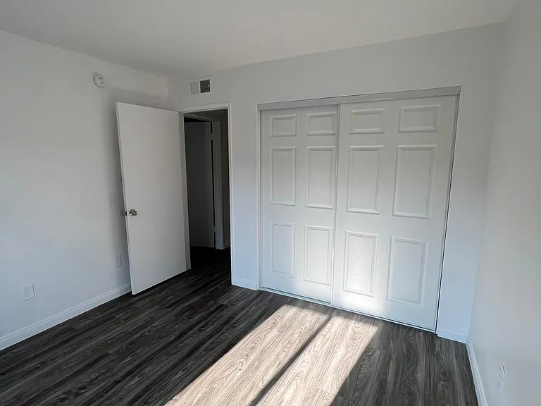 17836 Killion St — Photo 26