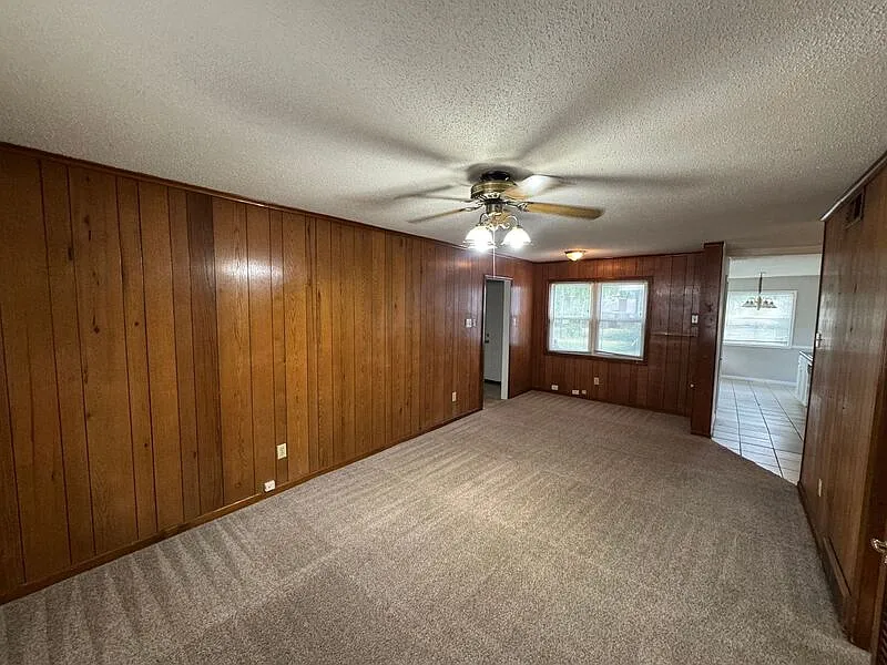 1491 E Holmes Rd