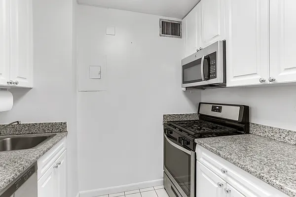 Rented by Oxford Property Group | media 22