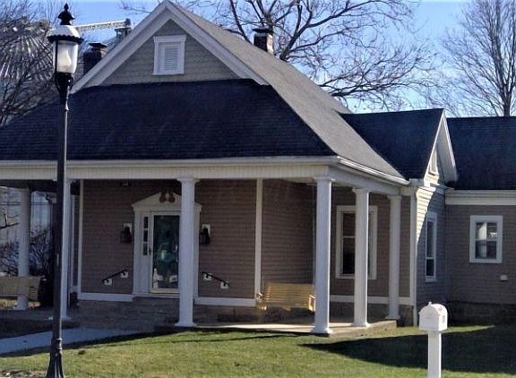 2nd image of 125 W Mound St