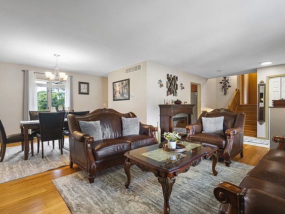4th image of 3206 Sunnyside Dr