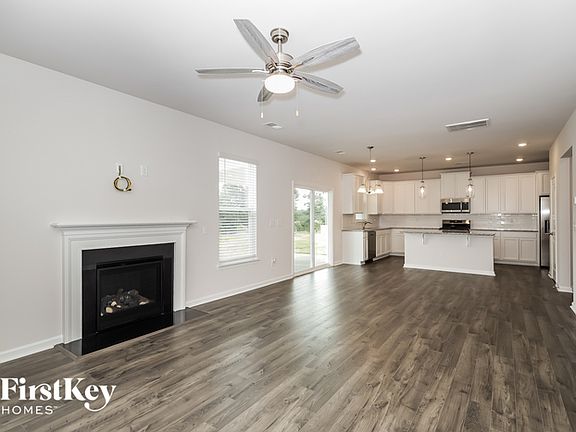 4th image of 12 Wild Lily Dr