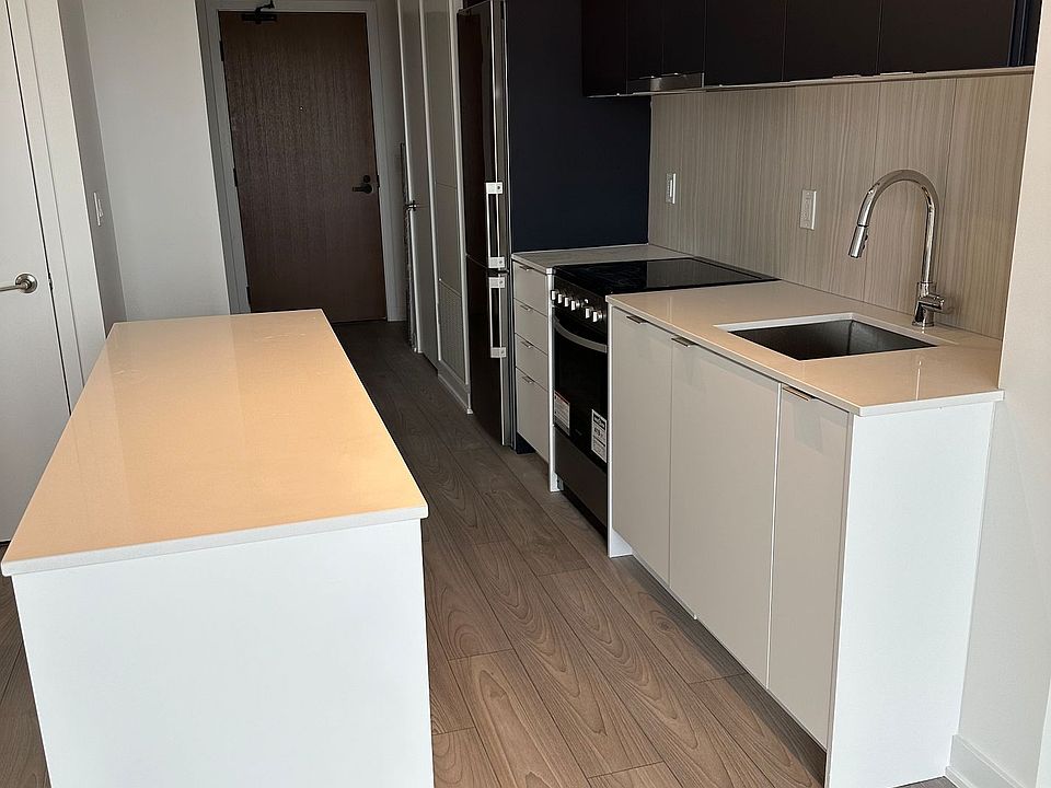 1st image of 8 Tippett Rd #1402