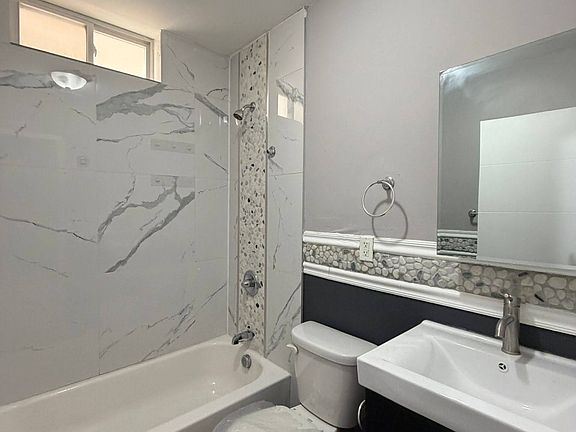 5th image of 877 18th Ave #404