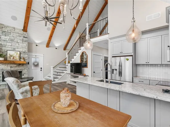 113 Knots Ln, Six Mile, SC 29682