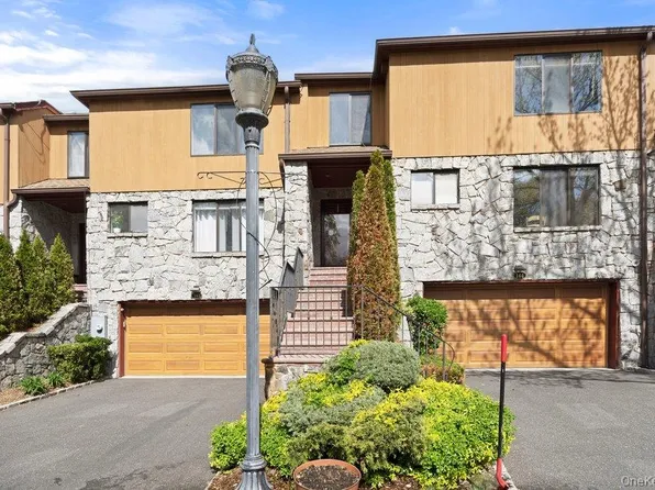 144 The Crescent, Roslyn Heights, NY 11577