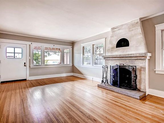 2nd image of 2921 Laurel St