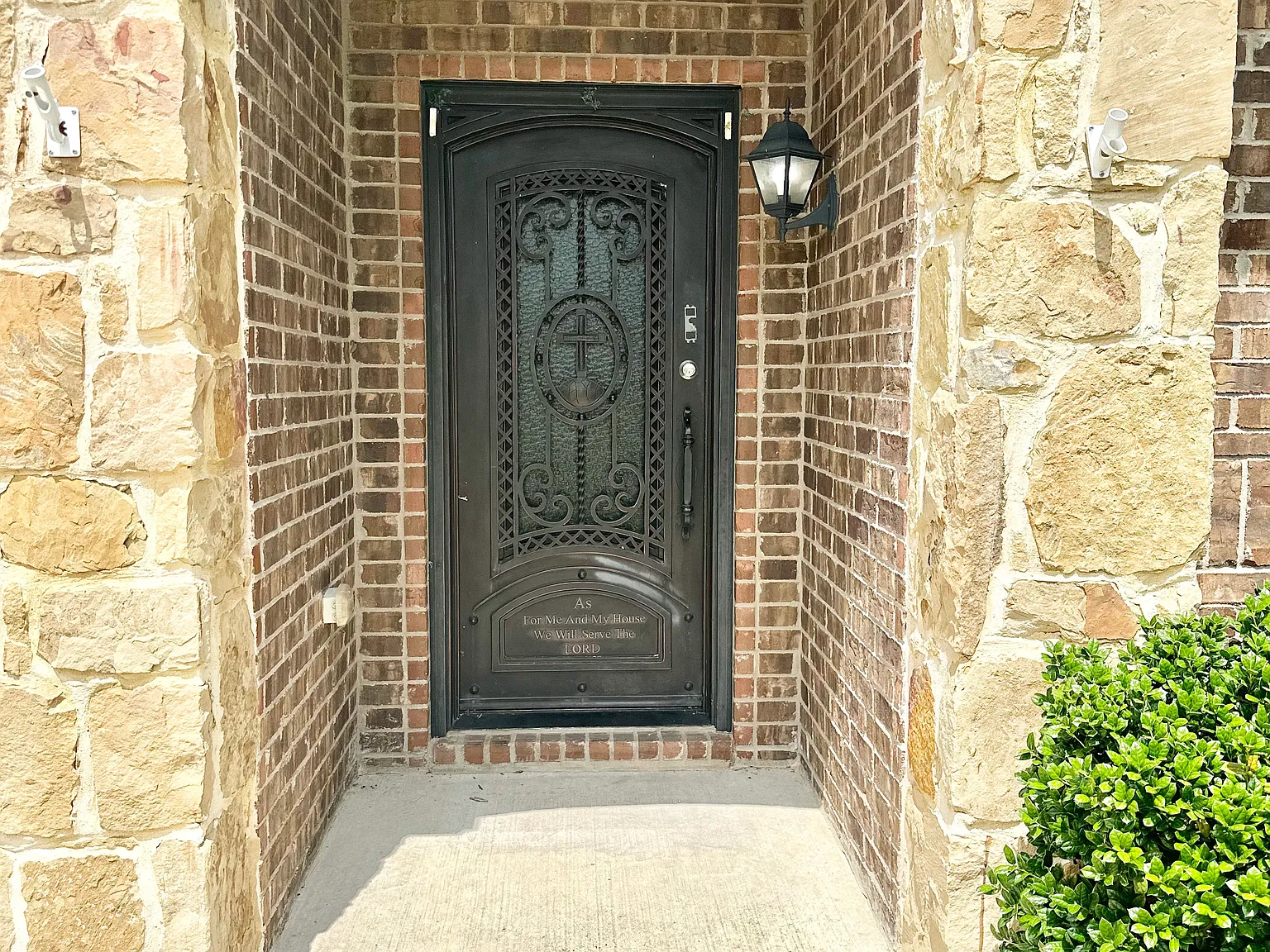331 Elam Dr — Photo 3