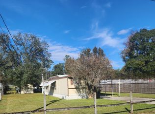 106 Edgewater Rd, Satsuma, FL 32189