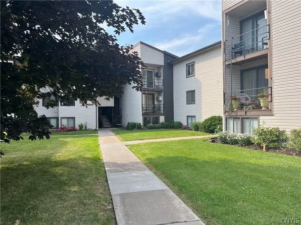 443 Idlewood Blvd, Baldwinsville, NY 13027