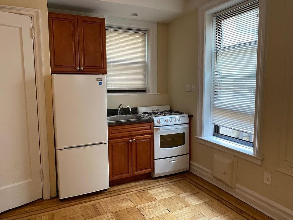 2nd image of 571 Ovington Ave APT 5B