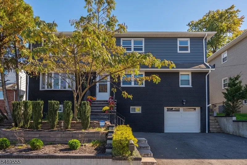 3 bed, 1.0 bath, $3,000 — Photo 1