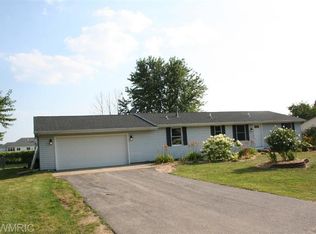 1774 Joni Ln, Stevensville, MI 49127