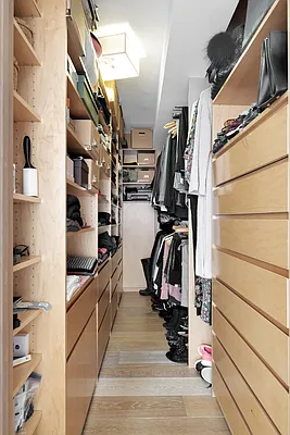 Rented by Bond New York | media 17