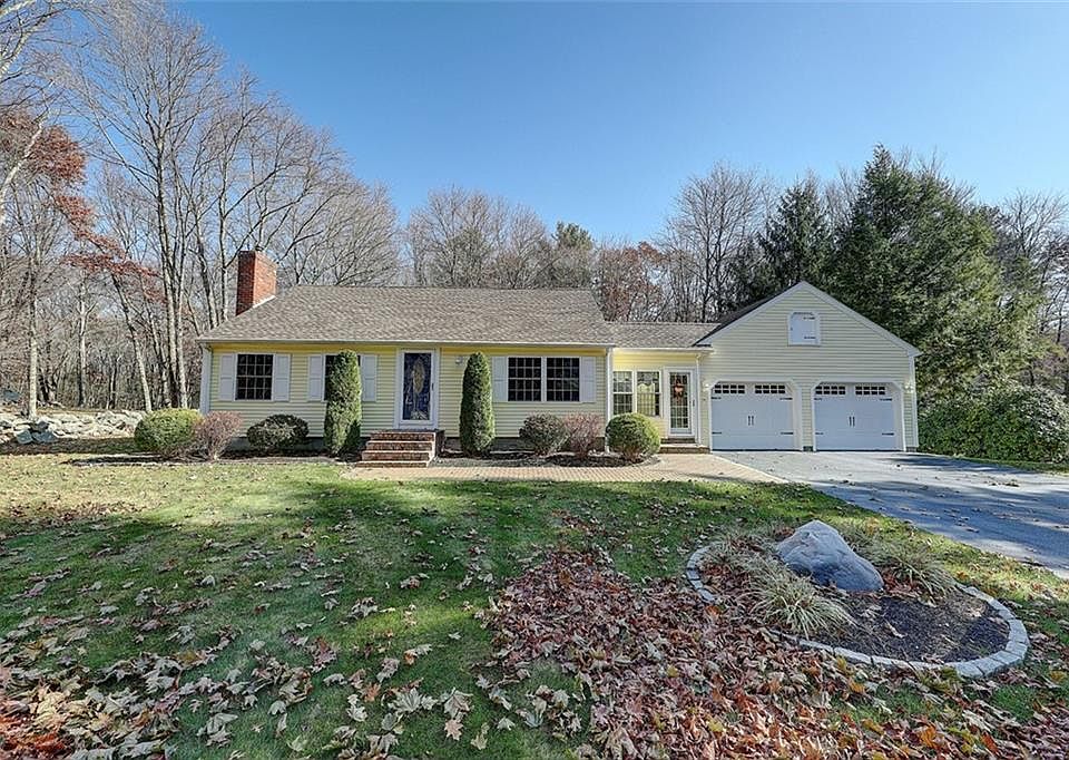 1st image of 14 Old Field Dr