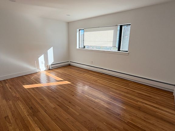 2nd image of 3225 Lucerne St #2