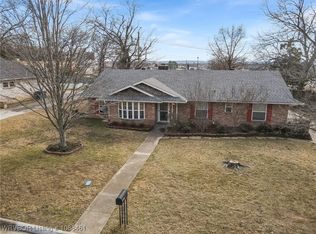 6910 Riviera Dr, Fort Smith, AR 72903