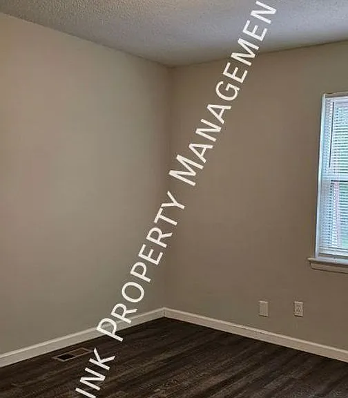 1638 Keeble St — Photo 10