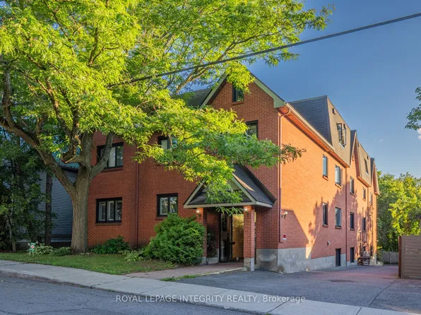 222 Russell Ave #103, Ottawa, ON K1N 7X5