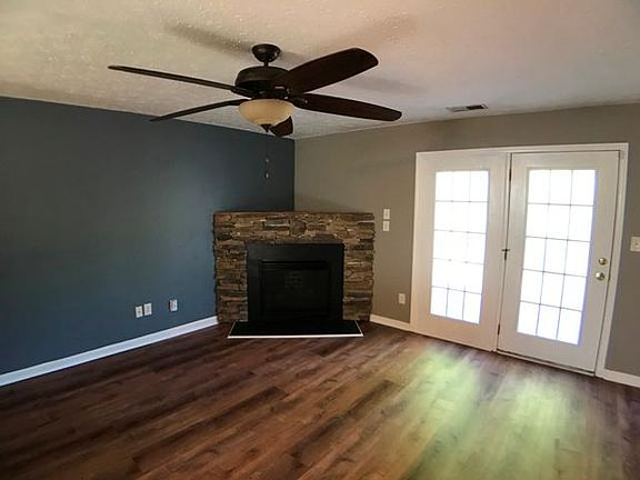 4th image of 2803 Bombay Dr