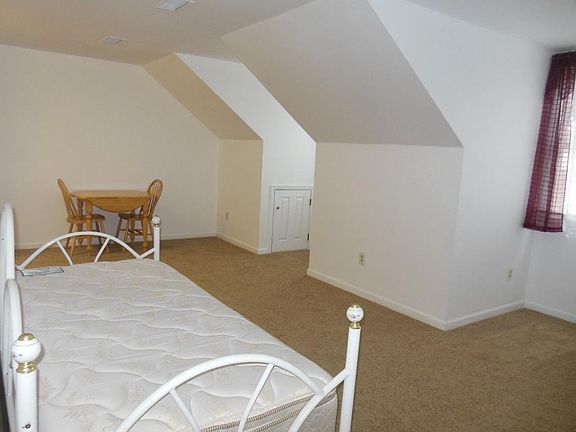 4th image of 283 W Uwchlan Ave