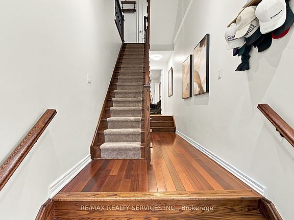 3rd image of 38 Bell Manor Dr