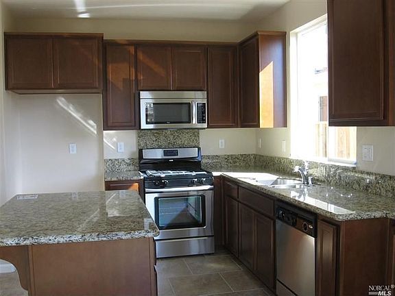 Kitchen with lsland Bar