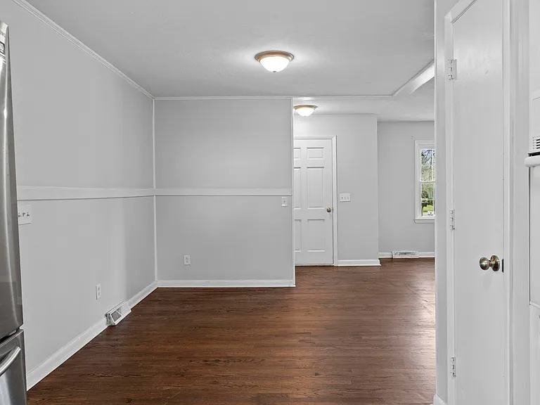 5410 Rollin Rd — Photo 7