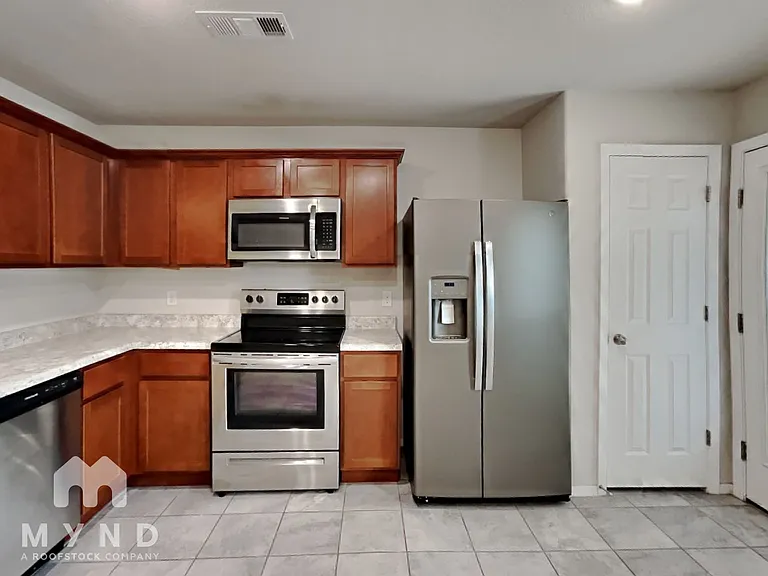 2109 N Lexington St — Photo 5