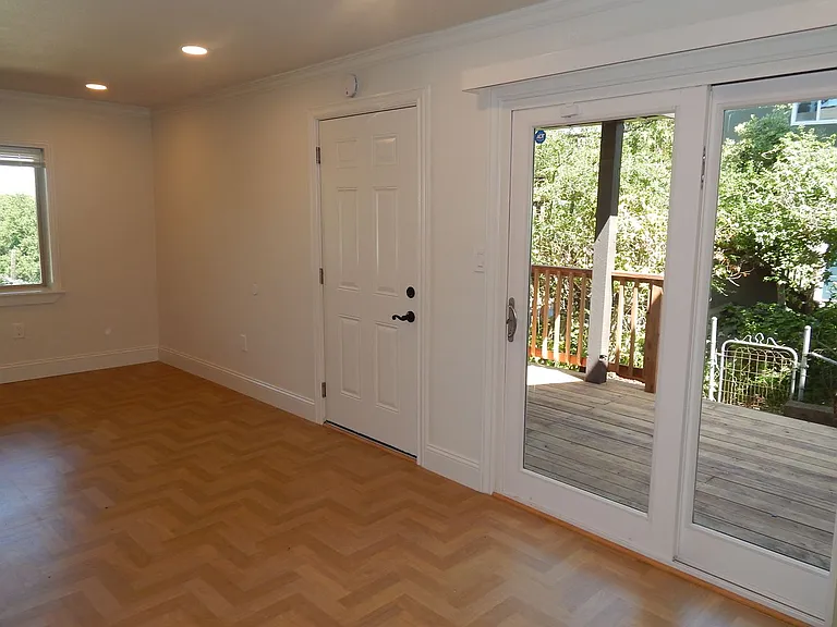 304 Edwards St — Photo 7